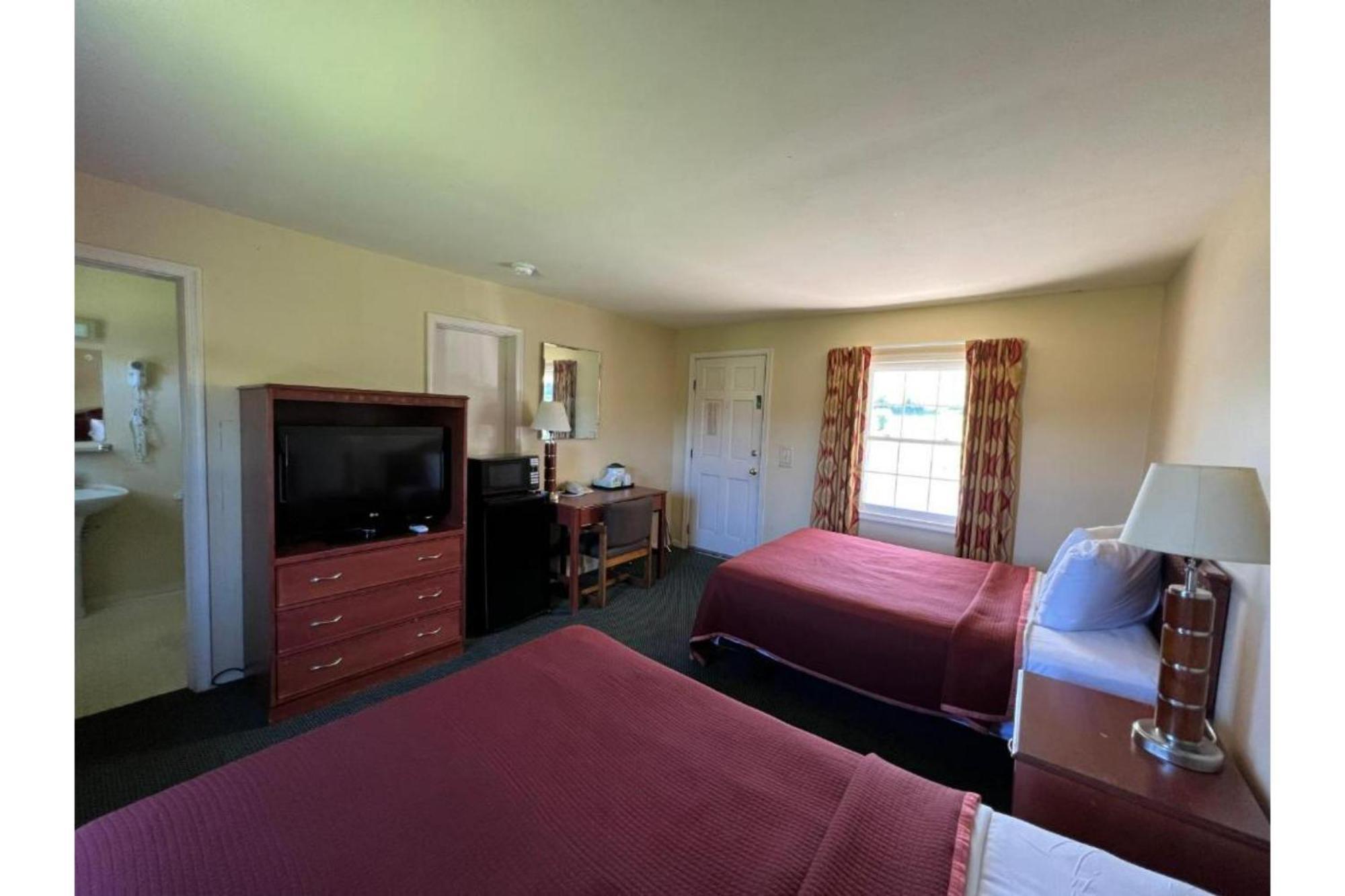 Relax Inn By Oyo Natural Bridge I-81 Esterno foto